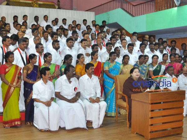 தேமுதிக தொழிற்சங்க செயலாளர் 