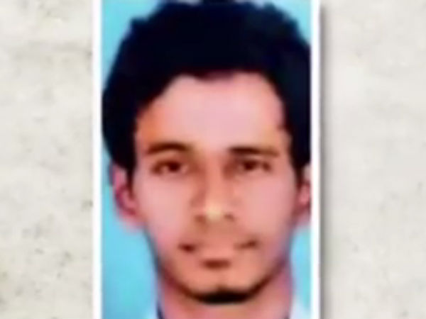 காதலன் தினேஷ்