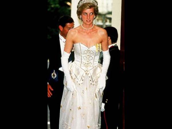 சமூக சேவகி...