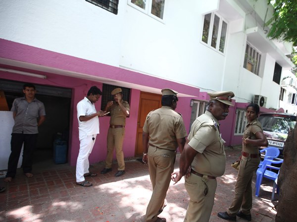 I-T raid on ex-minister Jagathrakshakan's house