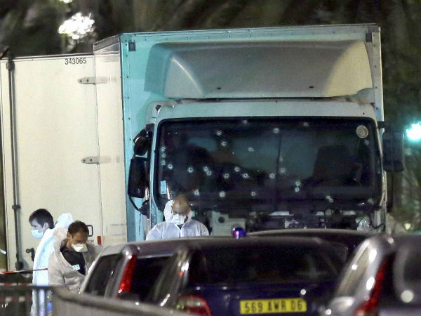 யார் காரணம்