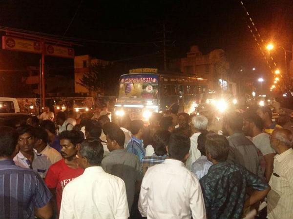 கைது செய்த போலீஸ்