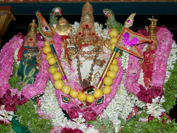 அவதரித்த ஆறுமுகன்
