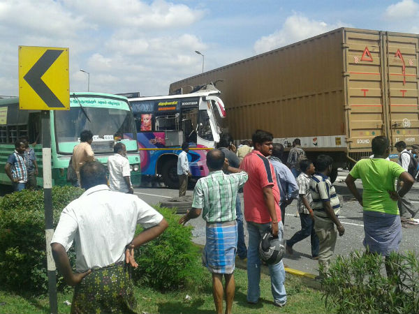 Accident: container lorry crashed bus with, 7 people dead 33 seriously injured