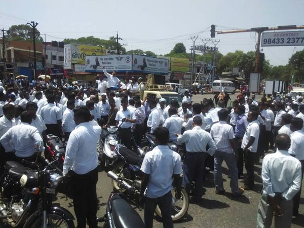 பணிக்கு சென்றோர் பாதிப்பு