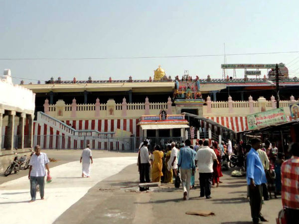 பக்தர்கள் வருகை