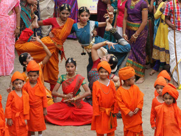 பள்ளிகளுக்கு.... பள்ளிகளுக்கு....