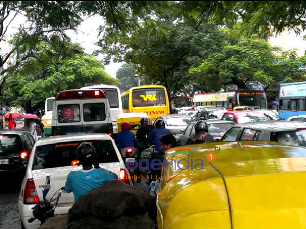 எங்கும் நெரிசல் மயம்