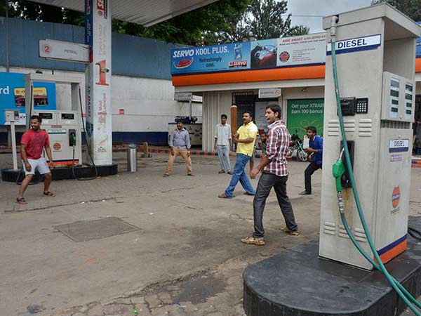 இயல்பு வாழ்க்கை திரும்பியது இயல்பு வாழ்க்கை திரும்பியது