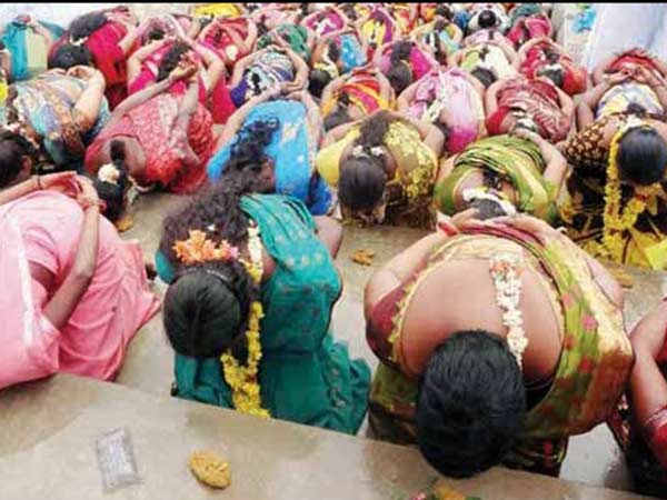 ஏராளமான பெண்கள் ஏராளமான பெண்கள்