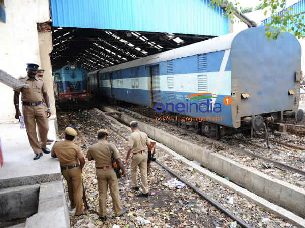 பெட்டியில் ரத்தக்கறை