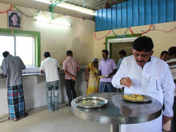 சோனியா செல்லப்பிள்ளை