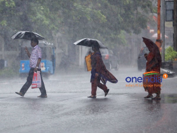 கூடிக் குறைந்தது...