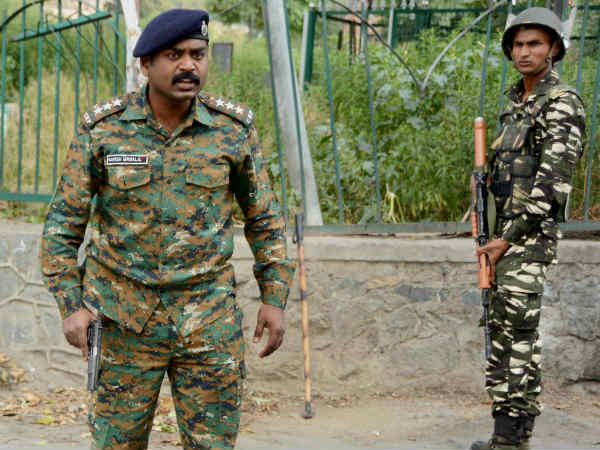 தீவிரவாதிகள் தாக்குதல்