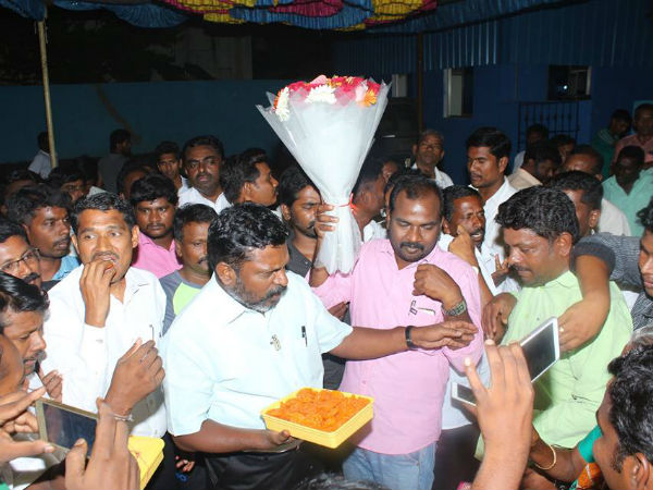 அம்மா கொடுத்த புத்தாடை