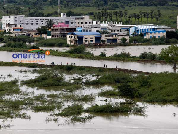 தூர்வார வேண்டும்
