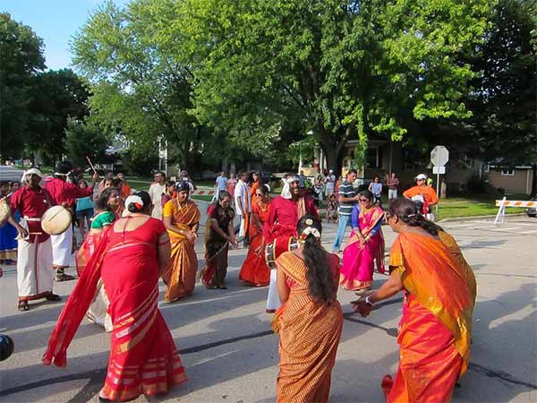 நேரடி ஒளிபரப்பு நேரடி ஒளிபரப்பு