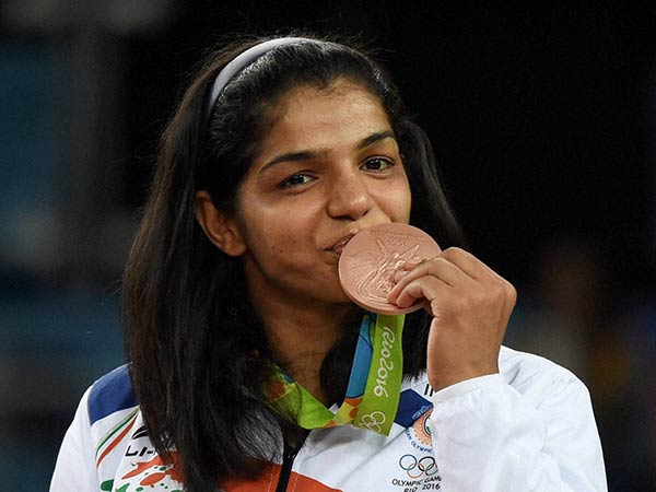 அண்ணன்களின் கொண்டாட்டம்