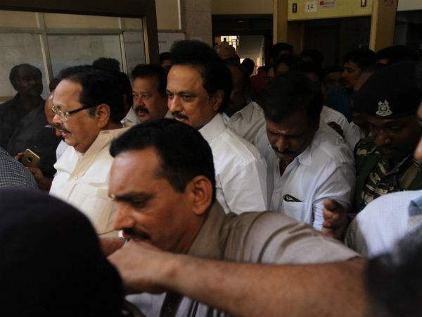 எந்த நேரமும் கைது