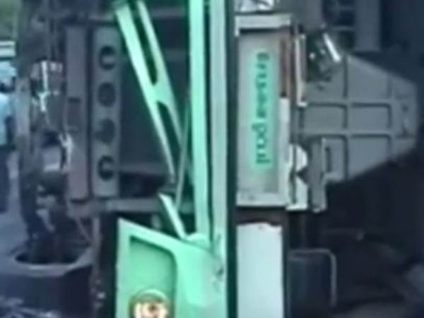 One dead 14 injured bus accident near Trichy One dead 14 injured bus accident near Trichy