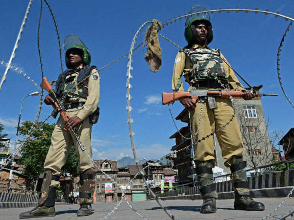 J&K- Chilli filled PAVA grenades to replace pellet guns, but CRPF is not happy J&K- Chilli filled PAVA grenades to replace pellet guns, but CRPF is not happy