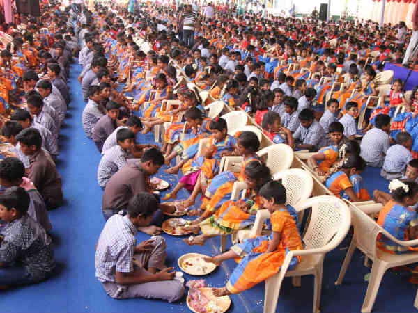 Honor to Femininity, Hindu programme at school