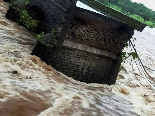 Mumbai-Goa highway bridge collapses - Over 22 missing