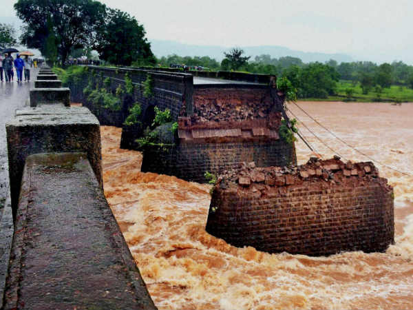 Mumbai-Goa highway bridge collapse: 17 bodies found