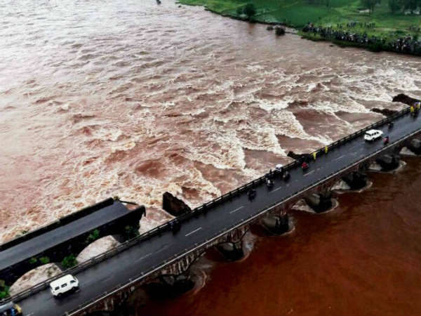 Mumbai-Goa highway bridge collapses - Over 22 missing