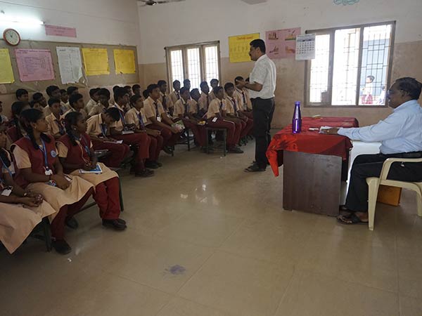 Self Confidence program me held in Karaikudi school