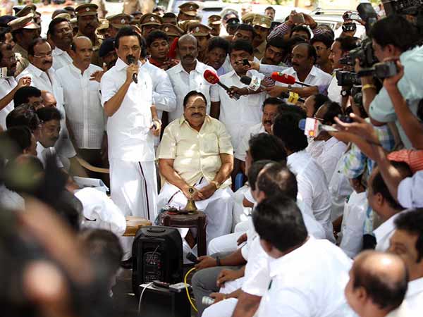Suspended DMK MLAs siege TN Assembly