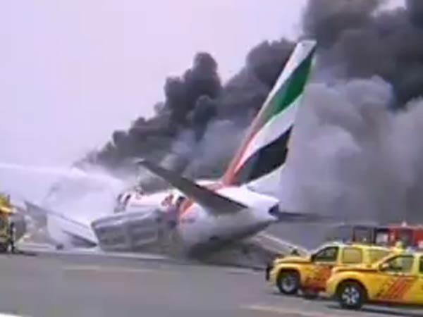 Tiruvanandapuram-Dubai flight crash lands Tiruvanandapuram-Dubai flight crash lands