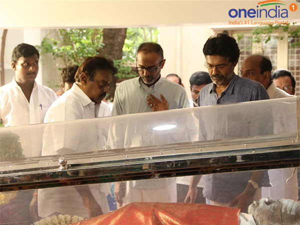 Vijayakanth pays homage to Panchu Arunachalam