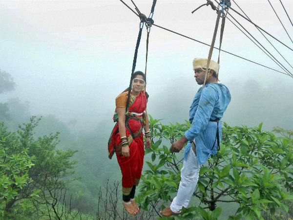 couple gets married over 600 ft deep valley