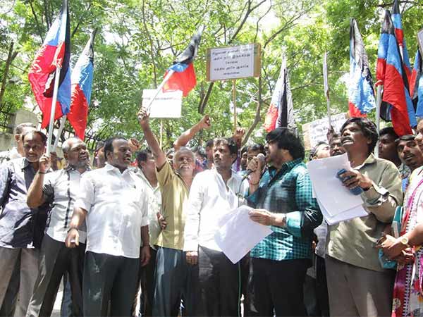 இருக்கிறதா ஒருமைப்பாடு?