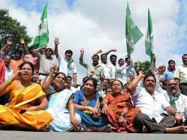 பள்ளி, கல்லூரிகள்