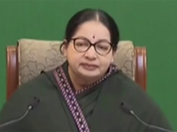 அதிமுகவில் வேட்பாளர்கள் 