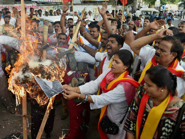 தமிழர்கள் அச்சம்