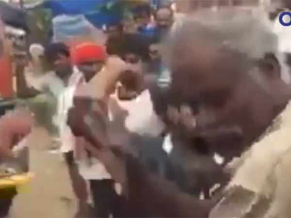 தமிழர்கள் மீது தாக்குதல்