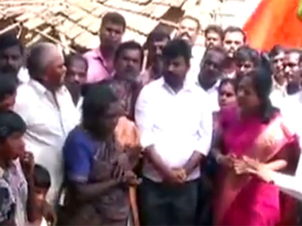 பெண்கள் பாதுகாப்பை பாருங்கள்