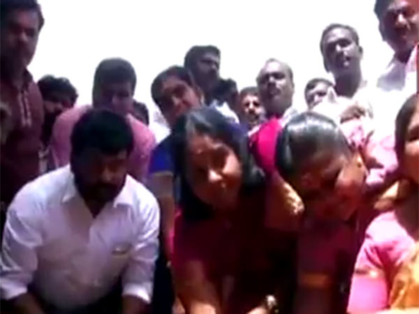 அநாகரீகத்தின் உச்சம்