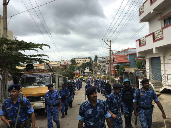 கர்நாடகாவில் பதற்றம் 