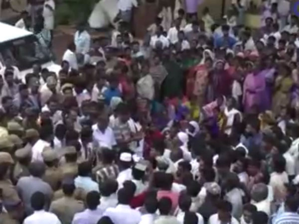 உறவினர்கள் போராட்டம்