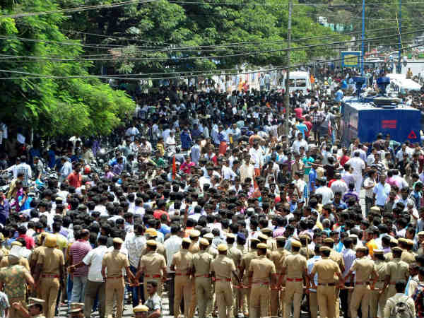 போலீஸ் மெத்தனப் போக்கு 