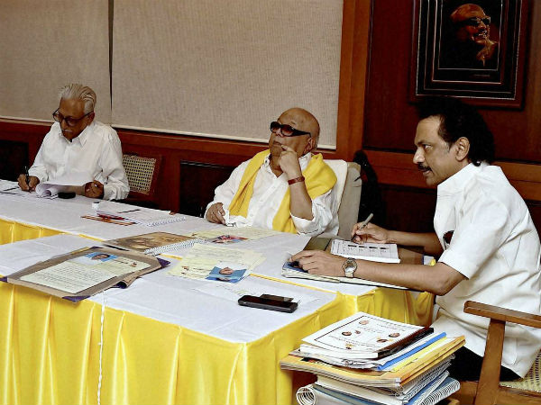 திமுகவில் திருப்பூர் தினேஷ் குமார்