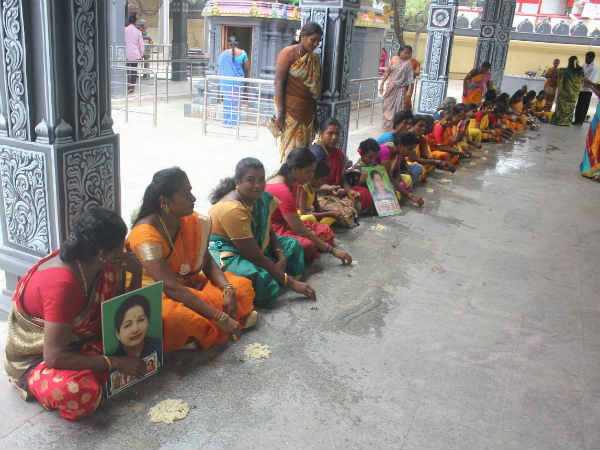 மயிலாப்பூரில் மண் சோறு