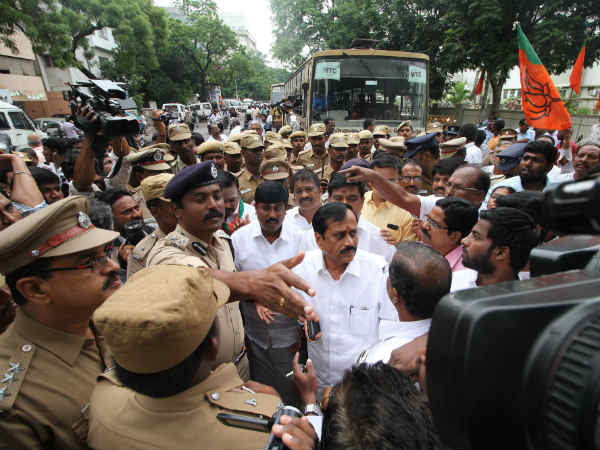 bjp protest in Chennai Egmore 
