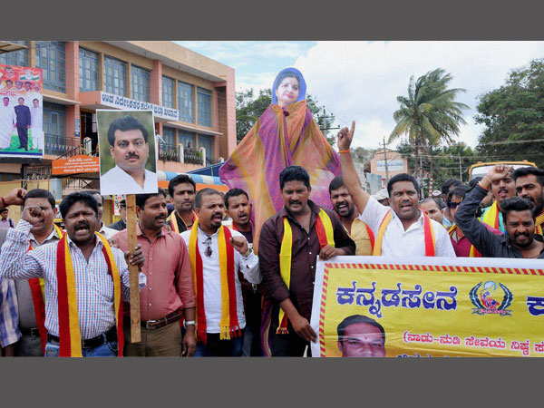 Cauvery water dispute: Karnataka bandh begins