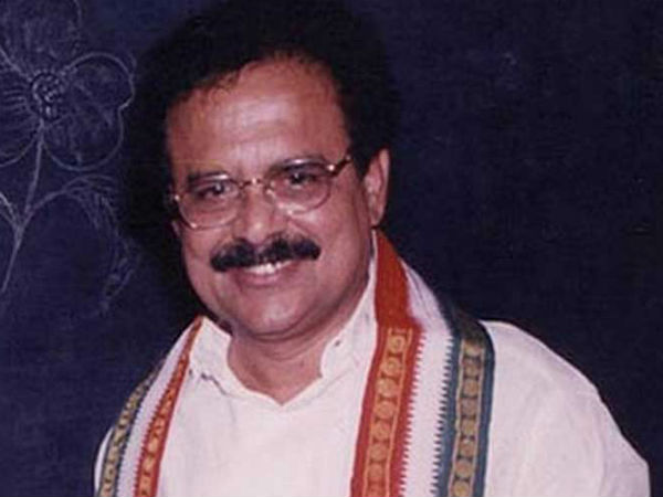 அதிமுகவை கூறுபோட முயற்சி