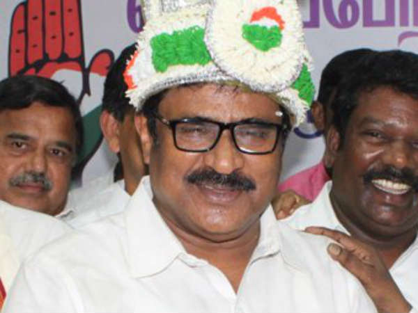 ஆச்சரியத்தில் அதிமுக